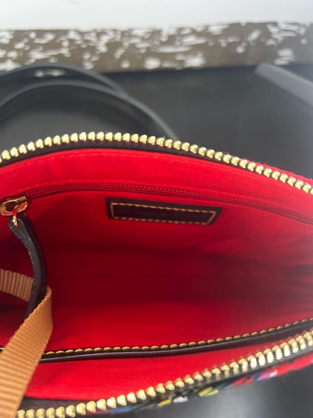 Dooney & Bourke cross body - Picture 4 of 9